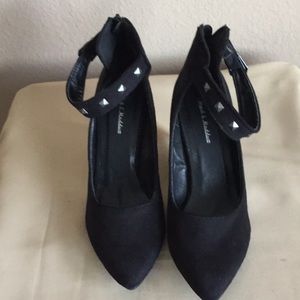 Suede look black studded pump size 10M